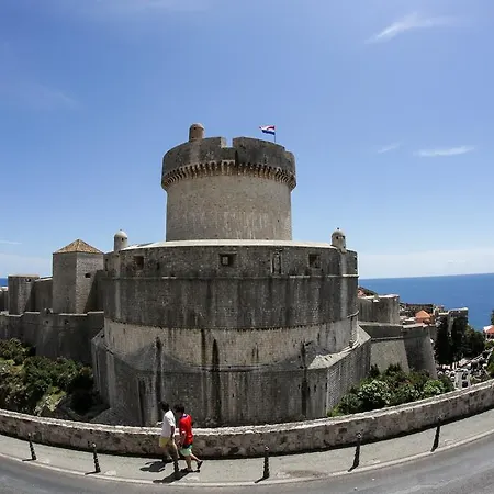 Katic Πανσιόν
